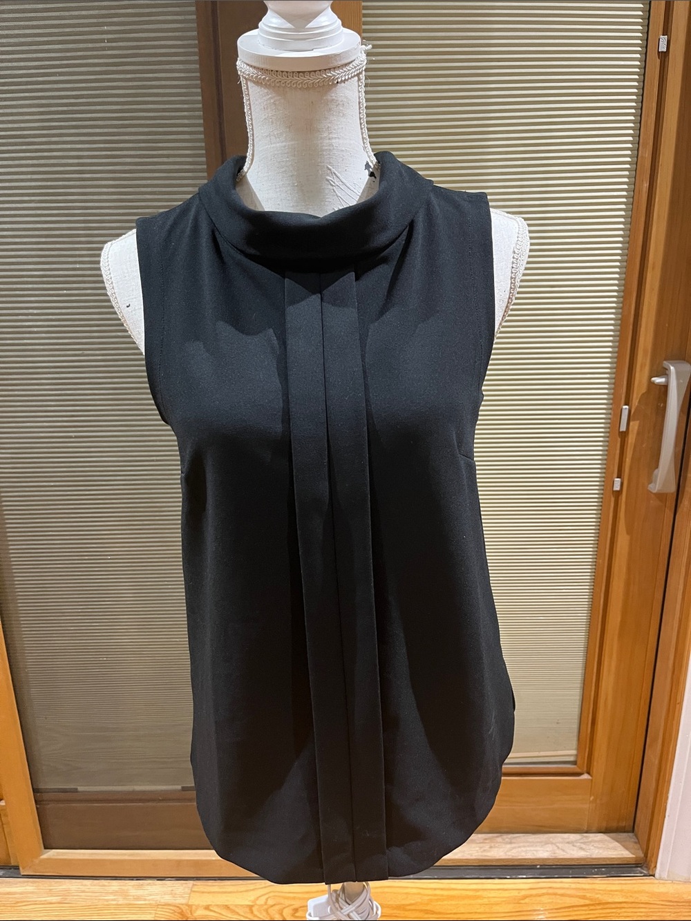 Banana Republic black sleeveless top- size small